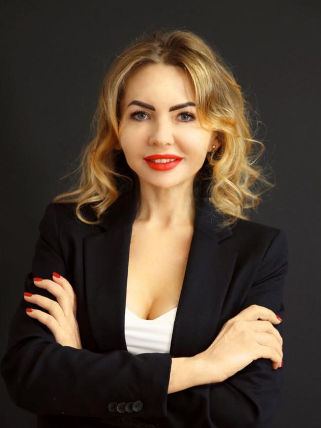 Елена Янцова